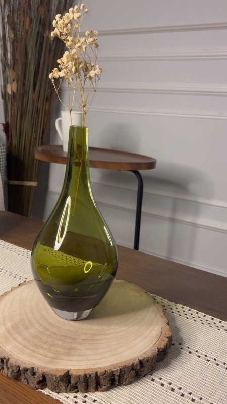 فازة لون زيتي