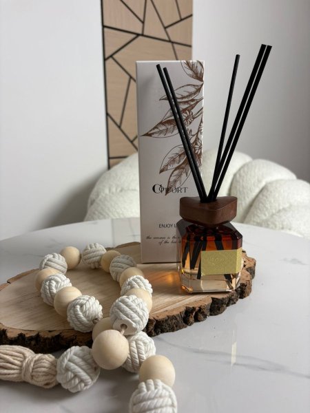 معطر بلون بني