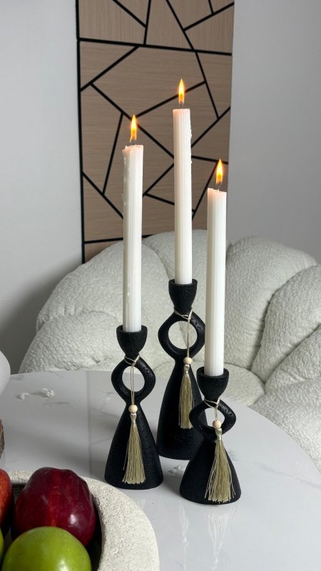 شمعدانات اسود