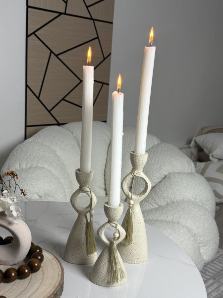 شمعدانات  لون بيج