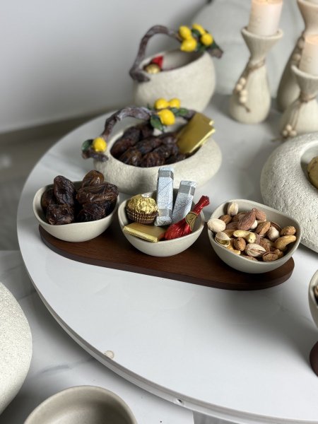 مضيفة ثلاثية